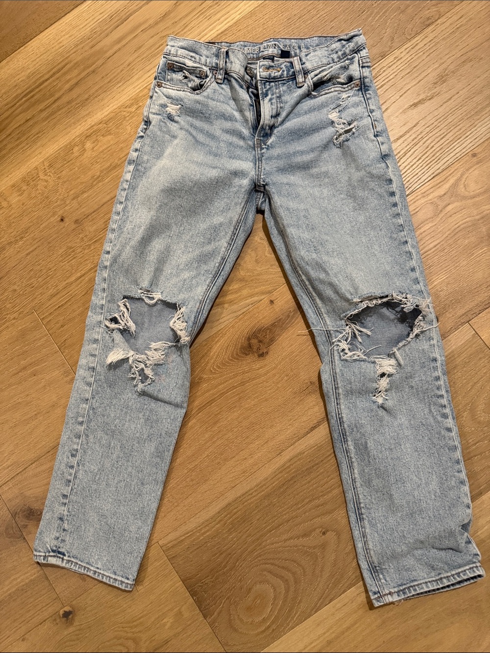 American Eagle Outfitters womens Light Blue Distressed Slim Straight Jeans